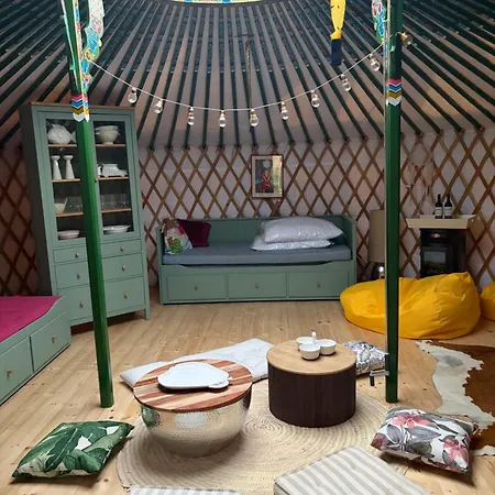Bouda Na Brehu Glamping Puksice