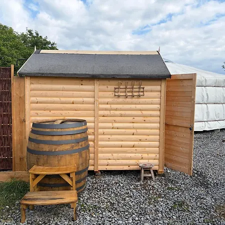 Bouda Na Brehu Glamping Puksice