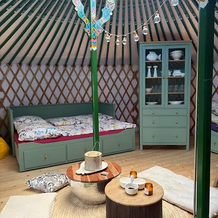 Bouda Na Brehu Glamping *